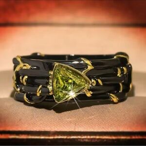 Unique Black Tungsten Triangle Green Zircon Crystal Ring for Women size 7